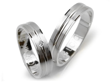 Obrączki ślubne z białego złota płaskie z cyrkonią 4mm Lovely L070-b