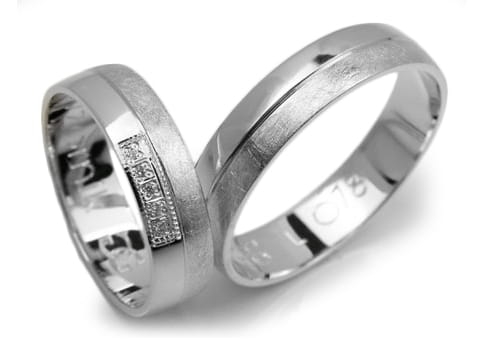 Obrączki ślubne z białego złota półokrągłe z cyrkoniami 5mm Lovely L078-b
