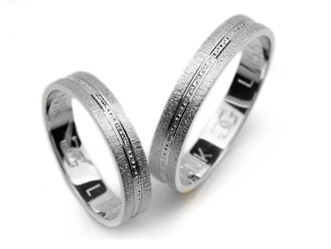 Obrączki ślubne z białego złota płaskie 4mm Lovely  L155-b