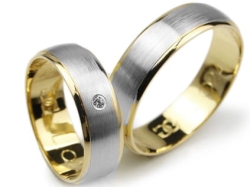 Obrączki ślubne z żółtego i rodowanego złota 333 półokrągłe z cyrkonią 6mm Lovely L024-333
