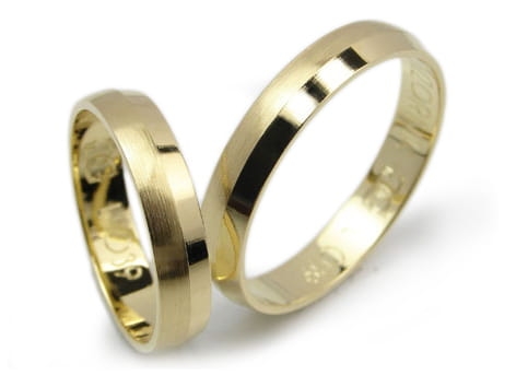 Obrączki ślubne z żółtego złota 333 półokrągłe 4mm Lovely L039-333
