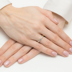 Pierścionek zaręczynowy z żółtego złota z topazem i diamentami 0,06ct Fire Of Love