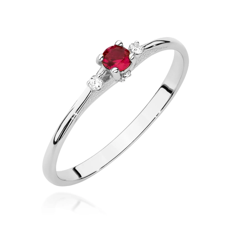 Pierścionek zaręczynowy z białego złota z rubinem i diamentami 0,05ct Fire Of Love