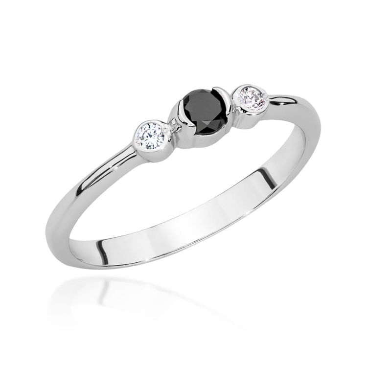 Pierścionek zaręczynowy z białego złota z czarnym diamentem i diamentami 0,06ct Fire Of Love