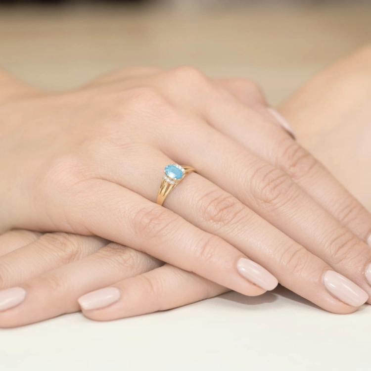 Pierścionek zaręczynowy z żółtego złota z topazem i diamentami 0,05ct Fire Of Love