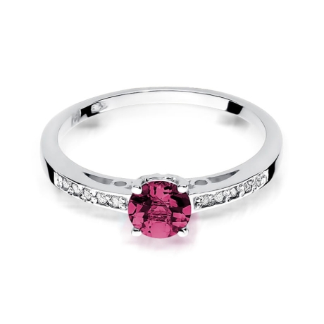 Przejdź do produktu Pierścionek zaręczynowy z białego złota z rubinem i diamentami 0,05ct Fire Of Love 