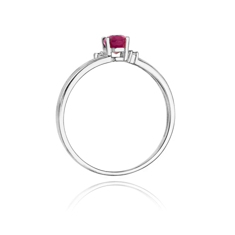 Pierścionek zaręczynowy z białego złota z rubinem i diamentami 0,03ct Fire Of Love