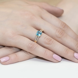 Pierścionek zaręczynowy z żółtego złota z topazem i diamentami 0,06ct Fire Of Love