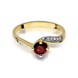 Pierścionek zaręczynowy z żółtego złota z rubinem i diamentami 0,05ct Fire Of Love