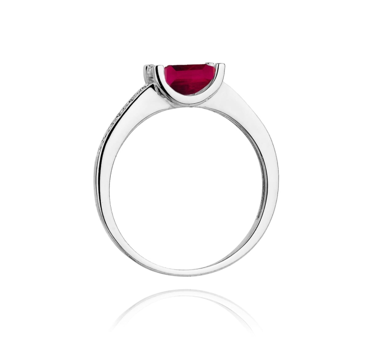 Pierścionek zaręczynowy z białego złota z rubinem i diamentami 0,03ct Fire Of Love