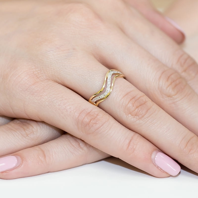 Pierścionek zaręczynowy z żółtego złota z diamentami 0,06ct Fire Of Love