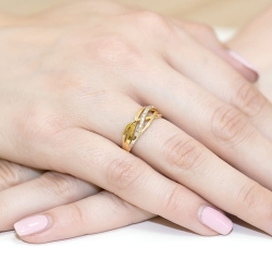 Pierścionek zaręczynowy z żółtego złota z diamentami 0,10ct Fire Of Love