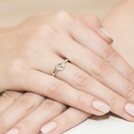Przejdź do produktu Pierścionek zaręczynowy z żółtego złota z diamentem 0,02ct Fire Of Love 