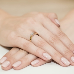 Pierścionek zaręczynowy z żółtego złota z diamentem 0,25ct Fire Of Love
