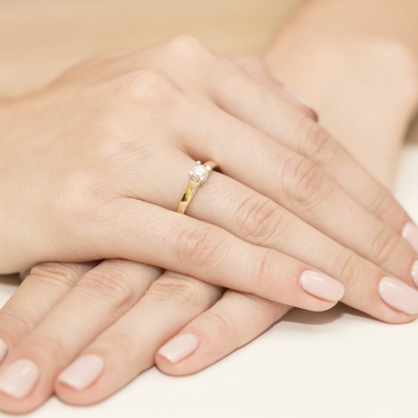 Przejdź do produktu Pierścionek zaręczynowy z żółtego złota z diamentem 0,30ct Fire Of Love