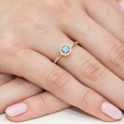 Pierścionek zaręczynowy z żółtego złota z topazem i diamentami 0,08ct Fire Of Love
