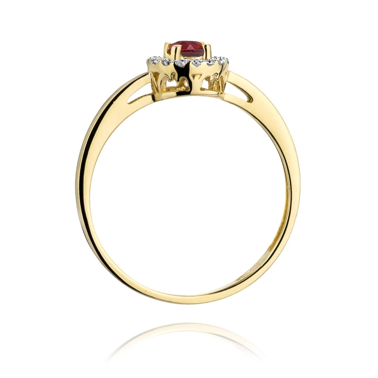 Pierścionek zaręczynowy z żółtego złota z rubinem i diamentami 0,08ct Fire Of Love