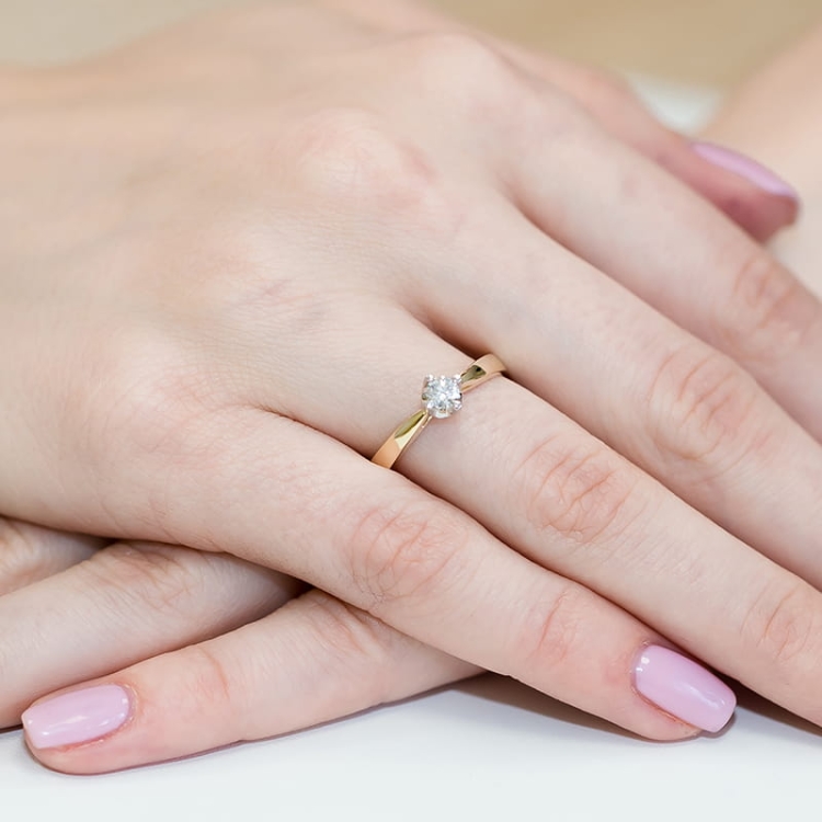 Pierścionek zaręczynowy z żółtego złota z diamentem 0,20ct Fire Of Love