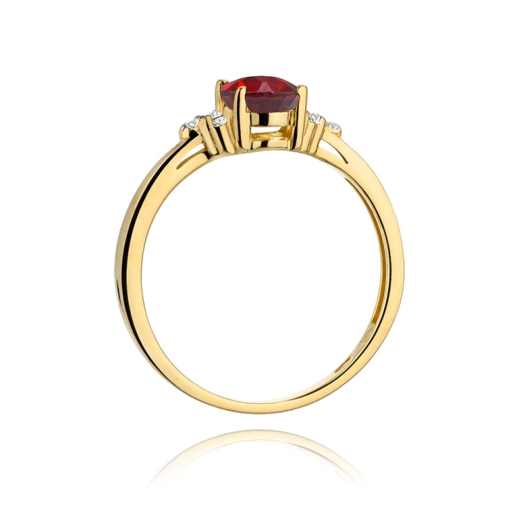 Pierścionek zaręczynowy z żółtego złota z rubinem i diamentami 0,05ct Fire Of Love