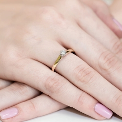 Pierścionek zaręczynowy z żółtego złota z diamentem 0,20ct Fire Of Love