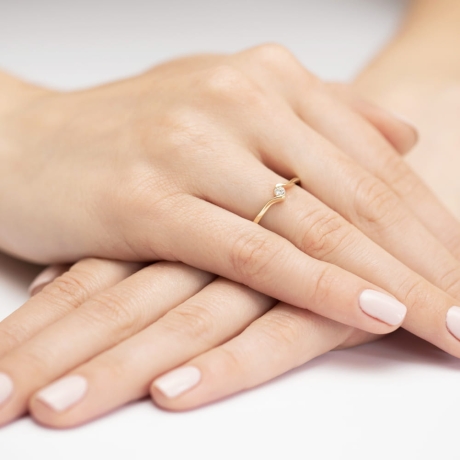 Przejdź do produktu Pierścionek zaręczynowy z żółtego złota z diamentem 0,09ct Fire Of Love