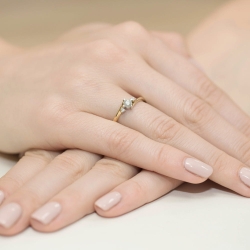Pierścionek zaręczynowy z żółtego złota z diamentami 0,28ct Fire Of Love