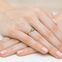 Pierścionek zaręczynowy z żółtego złota z topazem i diamentami 0,03ct Fire Of Love
