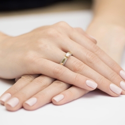 Pierścionek zaręczynowy z żółtego złota z diamentami 0,45ct Fire Of Love