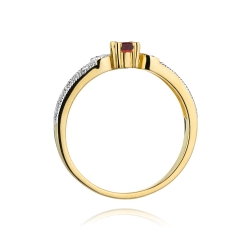 Pierścionek zaręczynowy z żółtego złota z rubinem i diamentami 0,03ct Fire Of Love