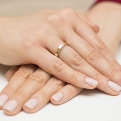 Pierścionek zaręczynowy z żółtego złota z diamentem 0,12ct Fire Of Love