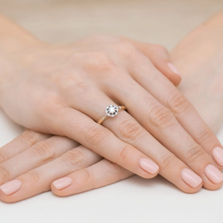 Pierścionek zaręczynowy z żółtego złota z diamentami 0,28ct Fire Of Love