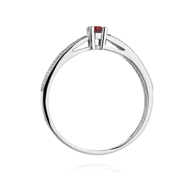Pierścionek zaręczynowy z białego złota z rubinem i diamentami 0,09ct Fire Of Love
