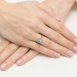 Pierścionek zaręczynowy z żółtego złota z topazem i diamentami 0,10ct Fire Of Love
