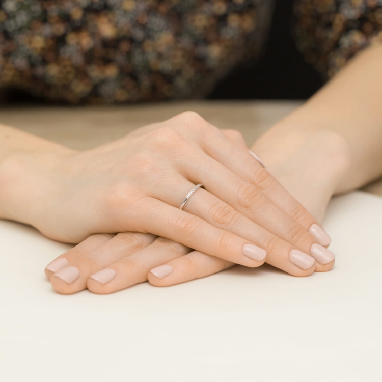 Pierścionek zaręczynowy z białego złota z diamentami 0,04ct Fire Of Love
