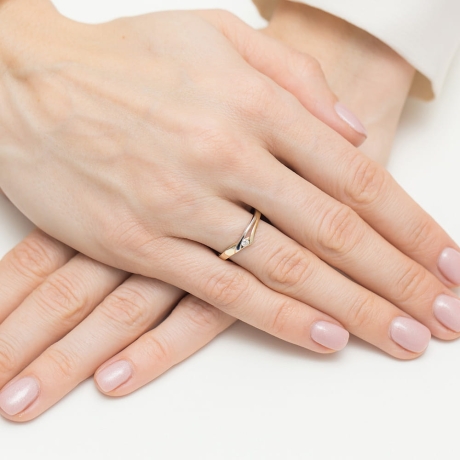 Przejdź do produktu Pierścionek zaręczynowy z żółtego złota z diamentem 0,04ct Fire Of Love 
