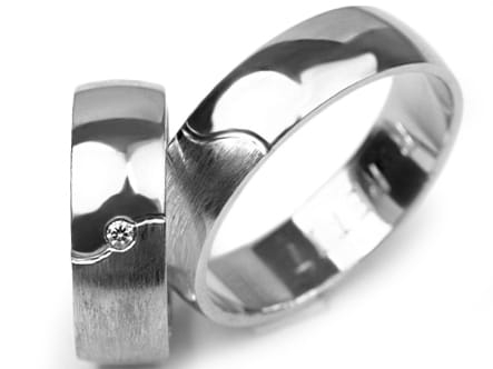 Przejdź do produktu Obrączki ślubne z białego złota półokrągłe z cyrkonią 6mm Premium