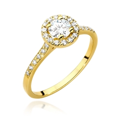 Pierścionek zaręczynowy z żółtego złota z diamentem 0,50ct i bocznymi diamencikami Fire Of Love