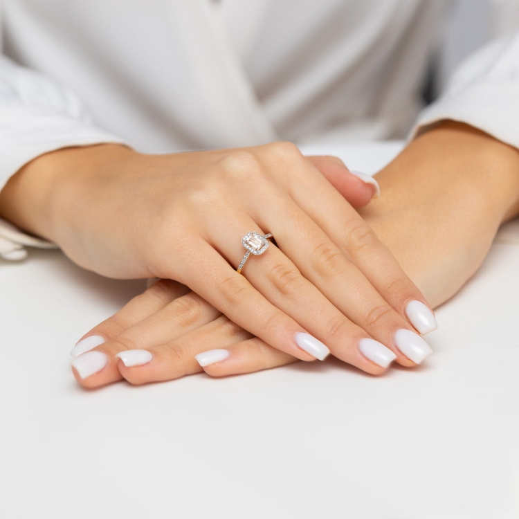 Pierścionek zaręczynowy z żółtego złota z morganitem i diamentami 0,19ct Fire Of Love