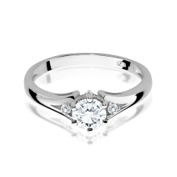 Pierścionek zaręczynowy z białego złota z białym szafirem i diamentami 0,03ct Fire Of Love