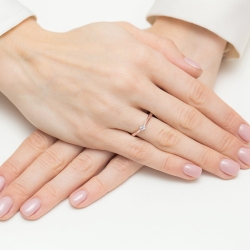 Pierścionek zaręczynowy z różowego złota z diamentem 0,08ct Fire Of Love