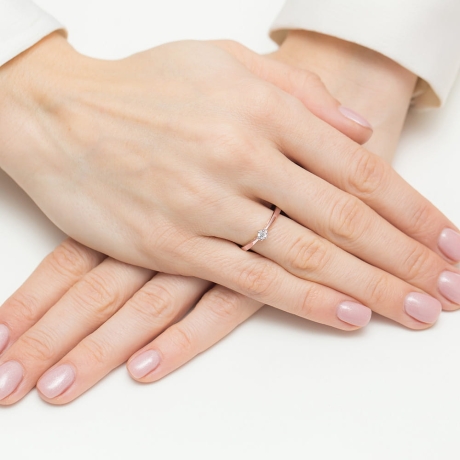 Przejdź do produktu Pierścionek zaręczynowy z różowego złota z diamentem 0,08ct Fire Of Love 