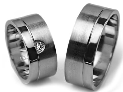 Przejdź do produktu Obrączki ślubne z białego złota płaskie z cyrkonią 8mm Premium
