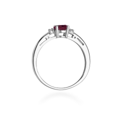 Pierścionek zaręczynowy z białego złota z rubinem i diamentami 0,03ct Fire Of Love