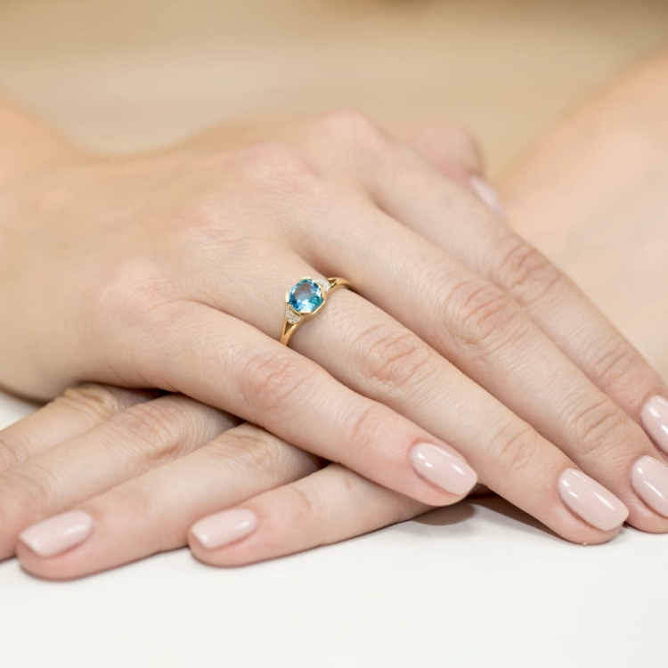 Pierścionek zaręczynowy z żółtego złota z topazem i diamentami 0,01ct Fire Of Love BW-40-topaz