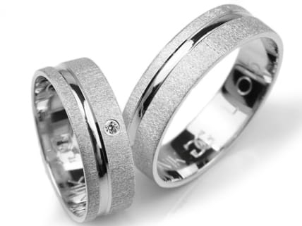 Przejdź do produktu Obrączki ślubne z białego złota płaskie z cyrkonią 6mm Lux L015