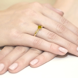Pierścionek zaręczynowy z żółtego złota z cytrynem i diamentami 0,01ct Fire Of Love BW-74-cytryn