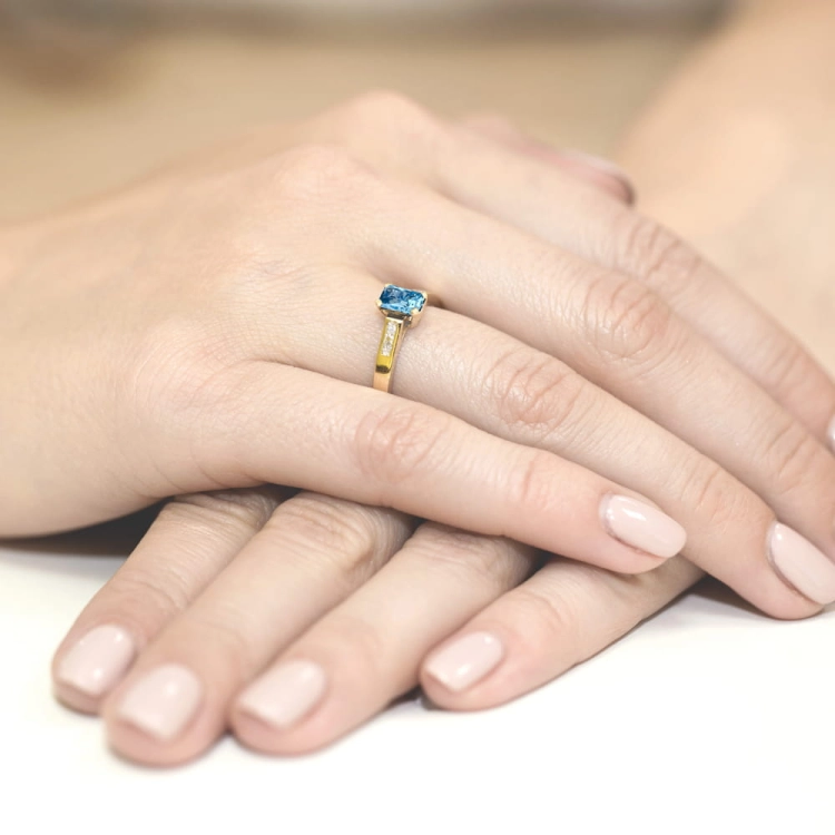Pierścionek zaręczynowy z żółtego złota z topazem i diamentami 0,04ct Fire Of Love  BW-78-topaz