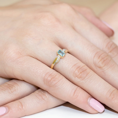 Przejdź do produktu Pierścionek zaręczynowy z żółtego złota z topazem i diamentami 0,03ct Fire Of Love 