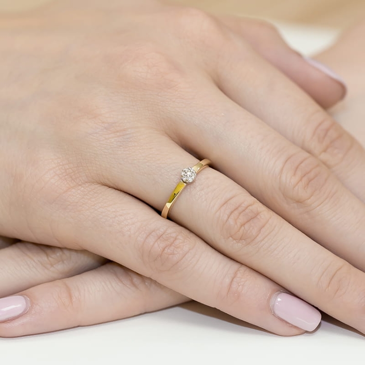 Pierścionek zaręczynowy z żółtego złota z diamentami 0,04ct Fire Of Love BW-100-białe