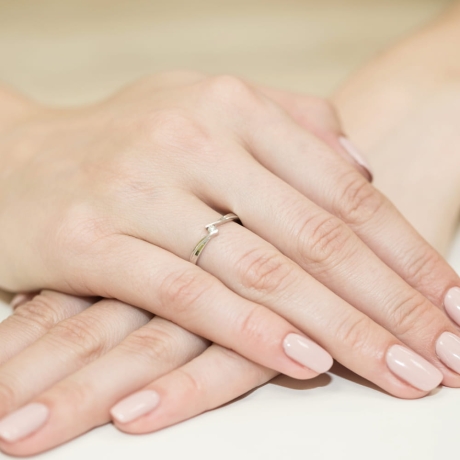 Przejdź do produktu Pierścionek zaręczynowy z żółtego złota z diamentem 0,04ct Fire Of Love 